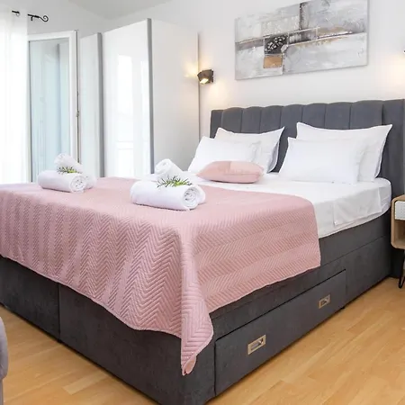 Veca Apartman Starigrad-Paklenica