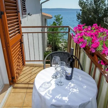 Veca Стариград-Пакленица