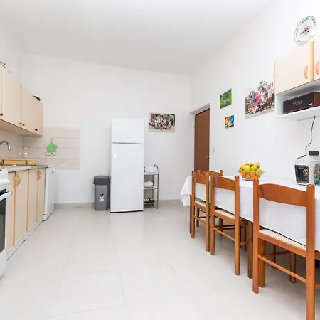 Veca Apartman Starigrad-Paklenica