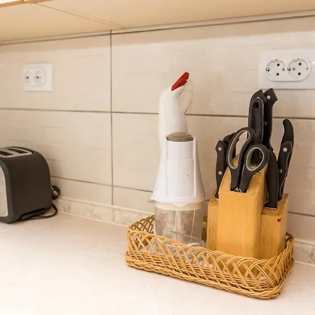 Veca * Стариград-Пакленица