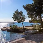 Veca Apartman Starigrad Paklenica