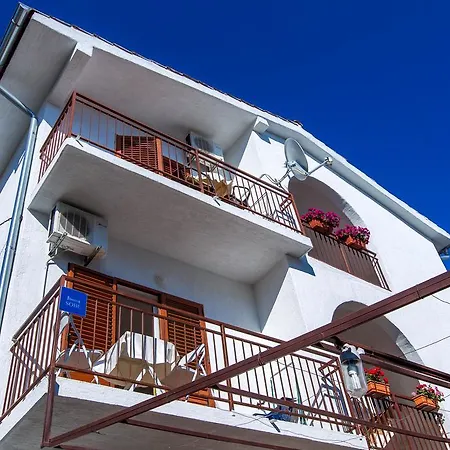 Veca Appartamento Starigrad Paklenica