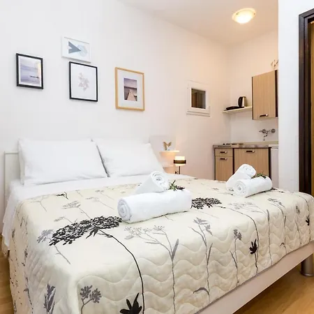 Veca * Starigrad Paklenica