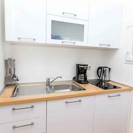 Veca Apartman Starigrad Paklenica