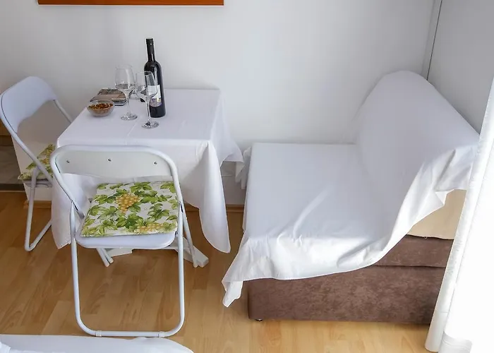 Veca Apartmán Starigrad Paklenica