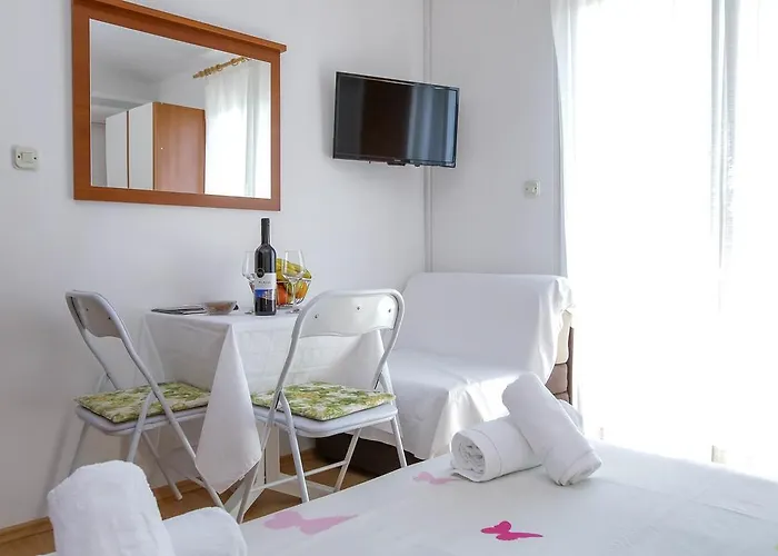 Veca Apartmán Starigrad Paklenica